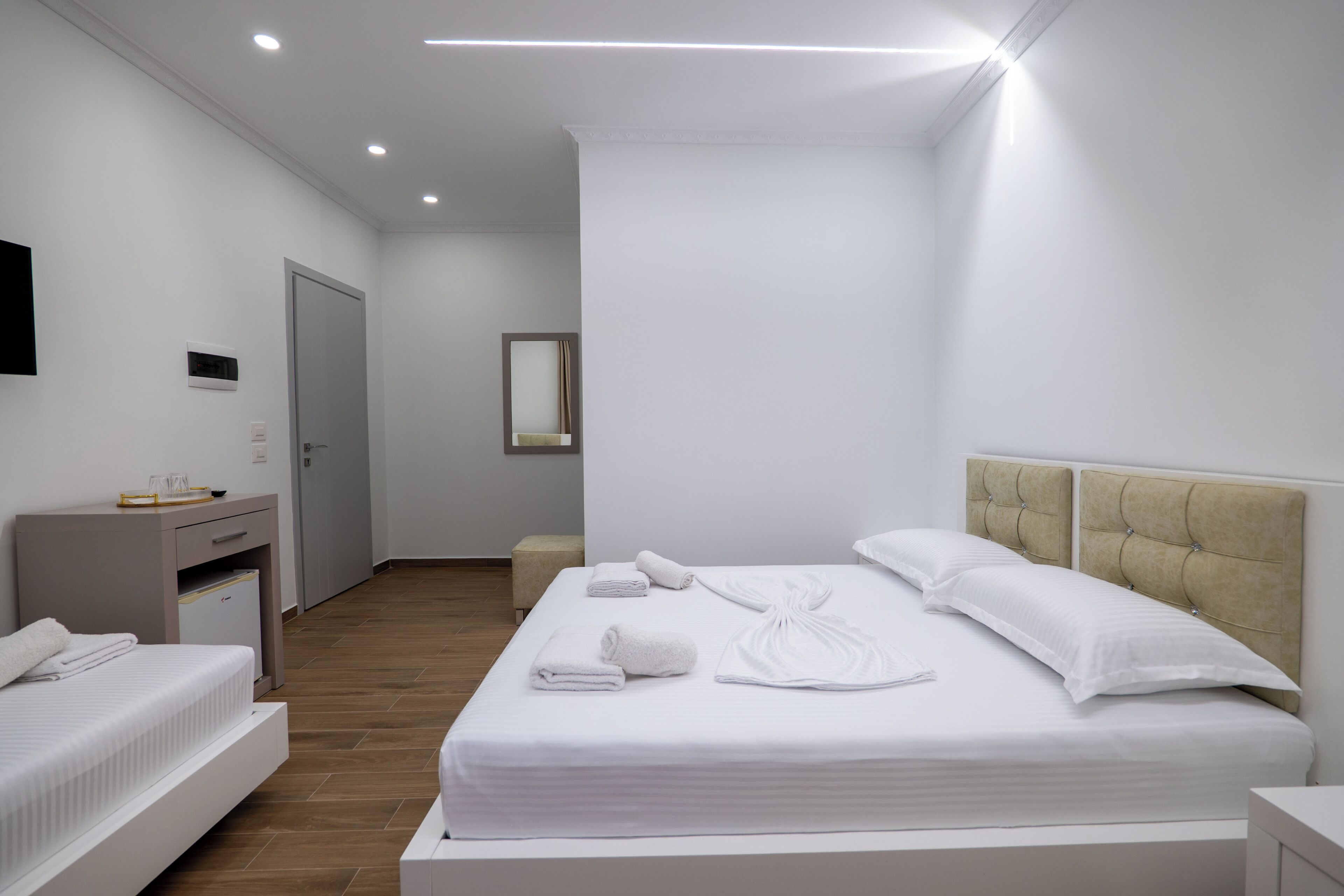 Triple Room, Balcony | WiFi (free), bed sheets