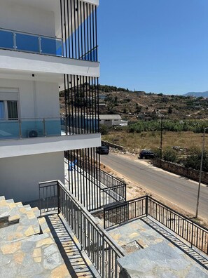 Front of property - SulMare Rooms (Saranda)