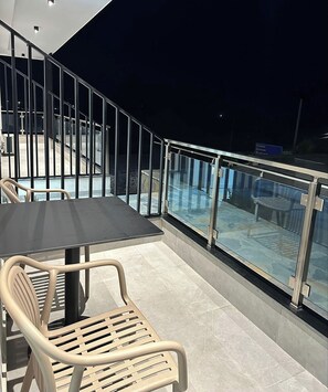 Outdoor dining - SulMare Rooms (Saranda)