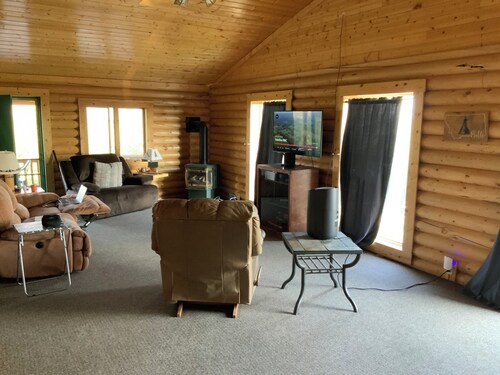 Perfect 3-bedroom cabin in quaint Butte for a relaxing getaway