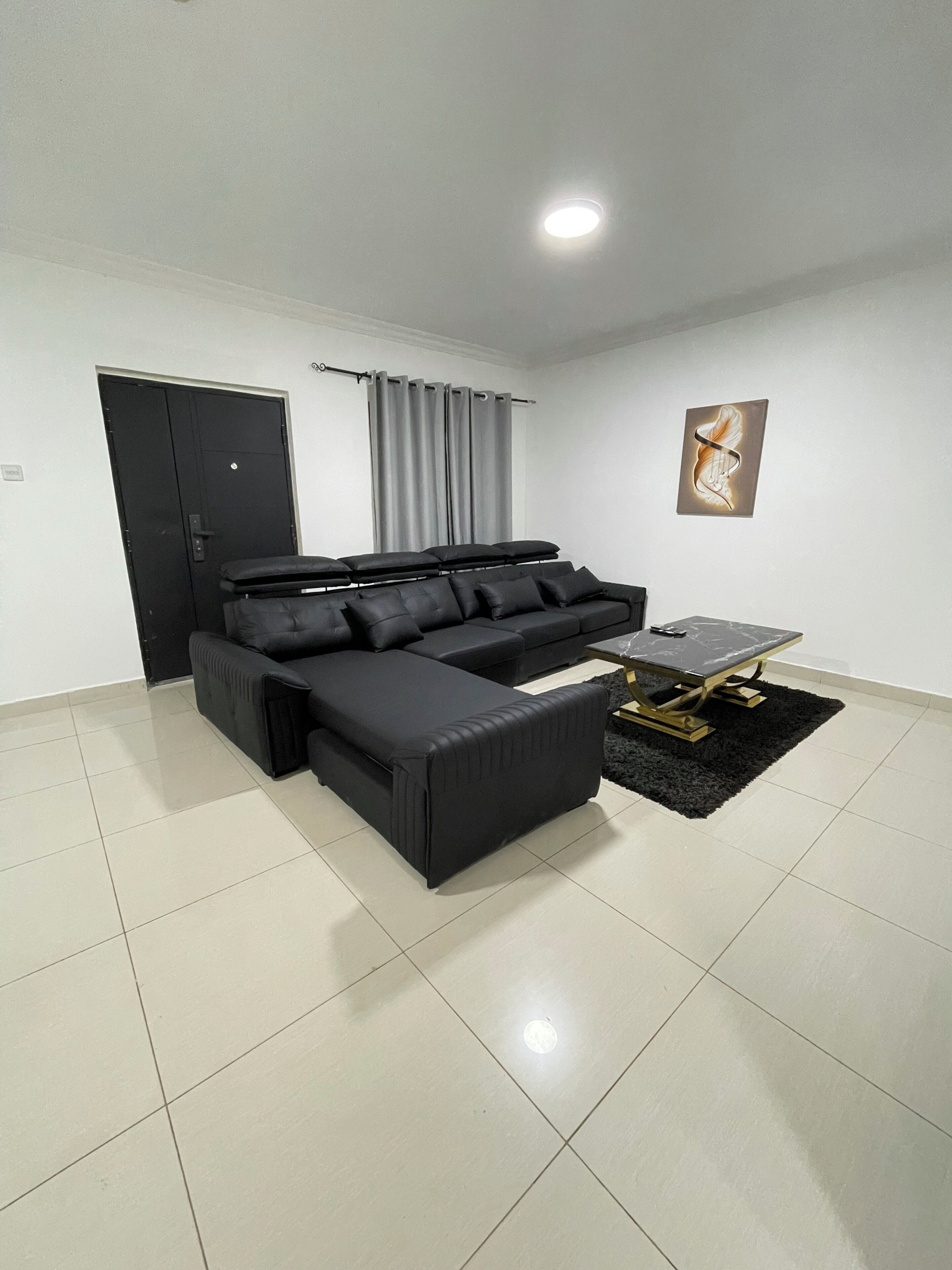 Charming 3-bedroom Apartment With Ac In Accra Oyarifa - Akra