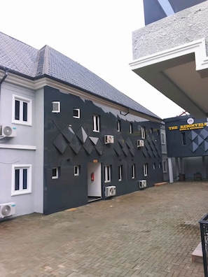 Exterior - Thereignvella suites and apartments (Asaba)