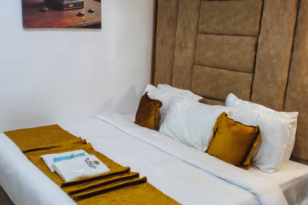Standard Single Room | Desk, laptop workspace, soundproofing, WiFi (free)