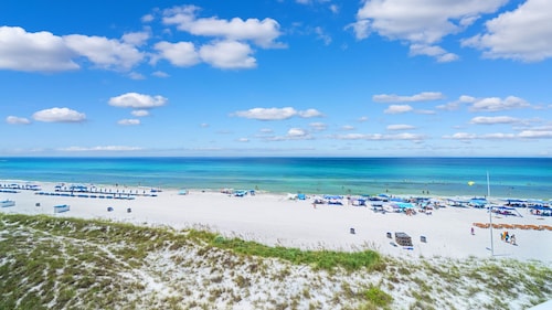 Oceanfront Elegance, Newly Renovated, Direct Beach Access next to St. Andrews Pk