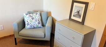 Oceanfront Waldport beach house - stunning Bay views - perfect for relaxing stay