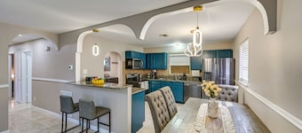 3-bedroom house in tranquil Naples with cool AC comfort