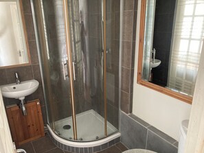 Bathroom - One Bed Apartment in Leafy Affluent Village close to M1 J30 (Barlborough)