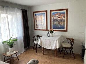 Dining - One Bed Apartment in Leafy Affluent Village close to M1 J30 (Barlborough)