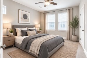 Room - Luxury Houston Getaway 3BR, 3.5BA, Sleeps 8, Near Downtown (Houston)