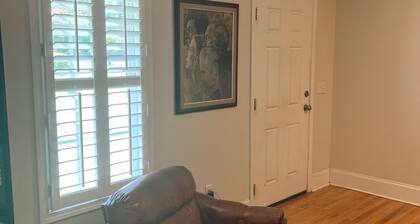 Quaint 1-Bedroom House in Charming Sumter