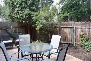 Outdoor dining - Southeast Boise Retreat with Pool - Minutes to BSU, Downtown & the Greenbelt (Boise)