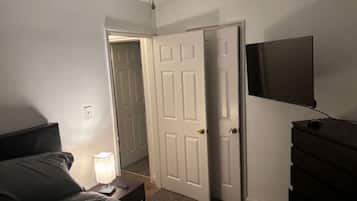 Basic Double Room | Living area | Printers
