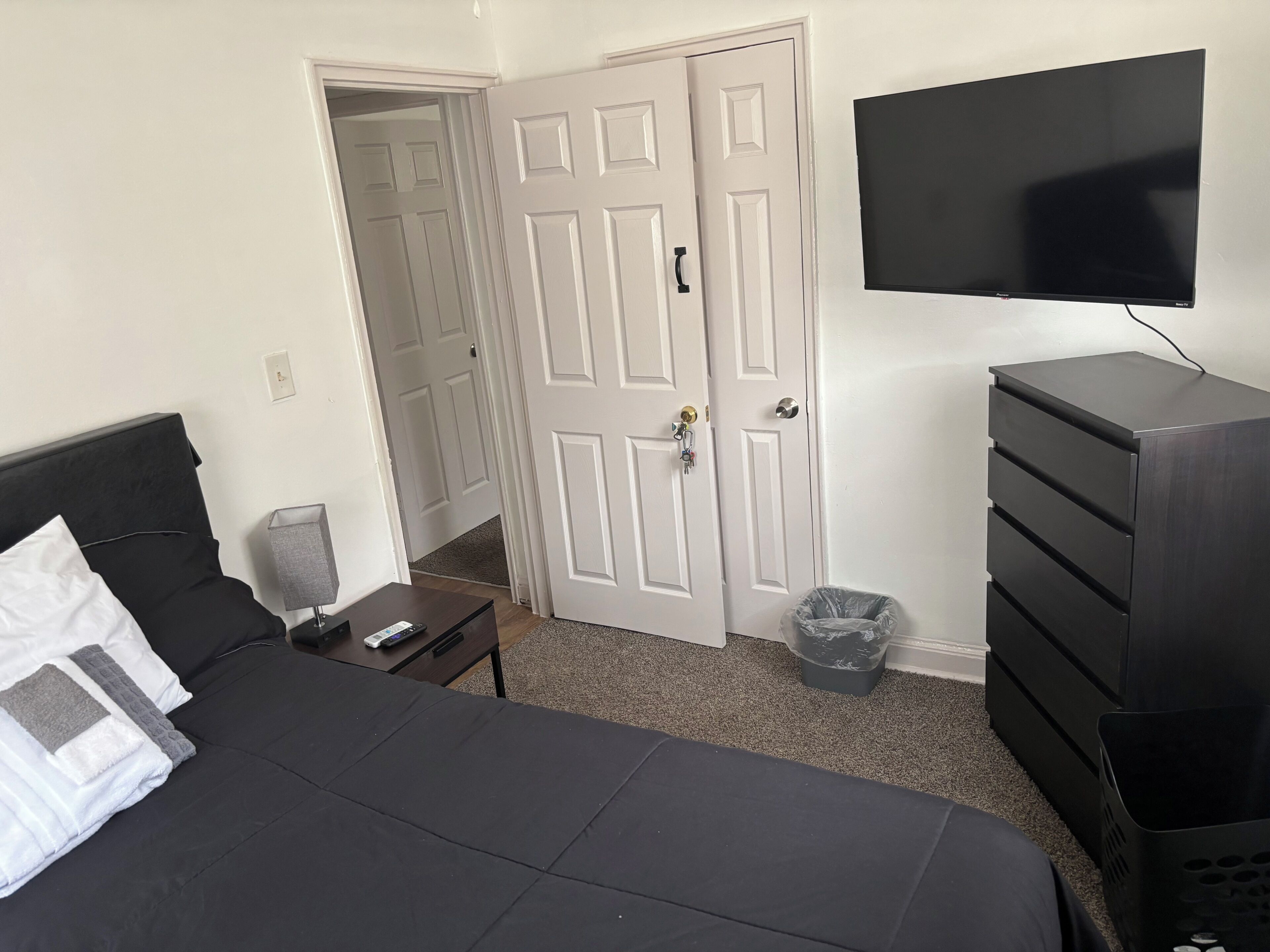 Basic Double Room | Iron/ironing board, WiFi (free)