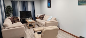 Lovely 3-bedroom house with AC in charming Rock Falls