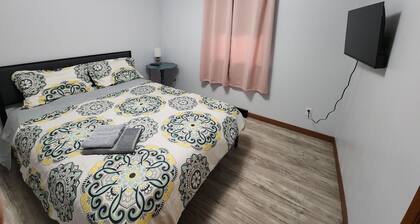 Lovely 3-bedroom house with AC in charming Rock Falls