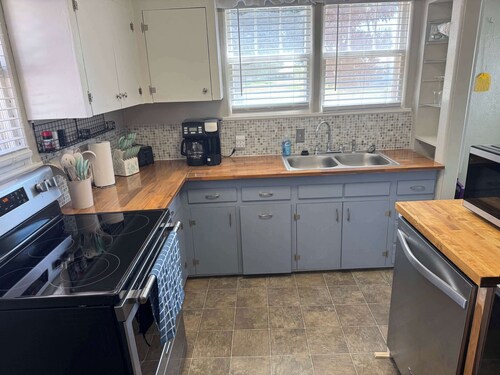 Cozy 2BR Lodgepole Home with King and Queen Beds near I-80