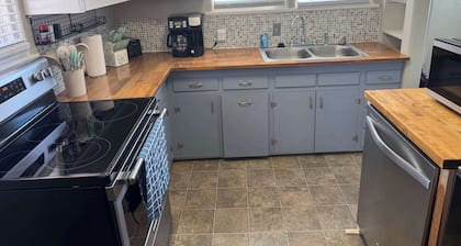 Cozy 2BR Lodgepole Home with King and Queen Beds near I-80
