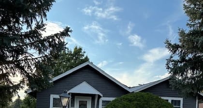 Cozy 2BR Lodgepole Home with King and Queen Beds near I-80