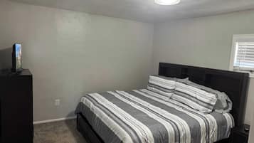2 habitaciones, tabla de planchar con plancha, wifi y ropa de cama