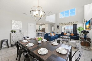Dining - Pool Home w/ Spa & Game Room · 15 Min to Disney · 5BR Sleeps 10 (Four Corners)