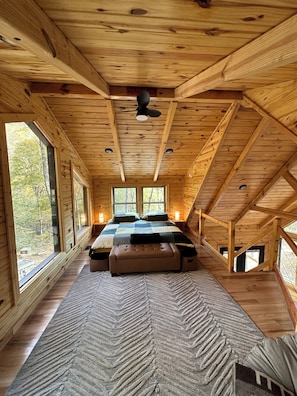 Bed sheets - Cozy, romantic, secluded, new cabin in the heart of beautiful Red River Gorge. (Zoe)