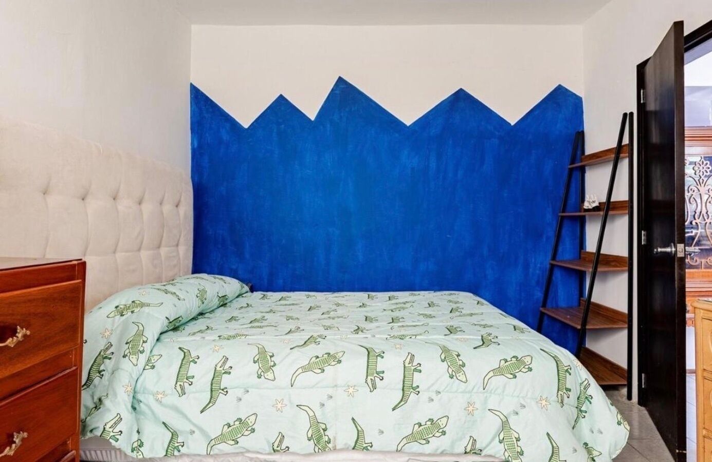 3 Schlafzimmer, Schreibtisch, Bügeleisen/Bügelbrett, Reisekinderbett