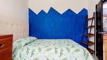 3 Schlafzimmer, Schreibtisch, Bügeleisen/Bügelbrett, Reisekinderbett