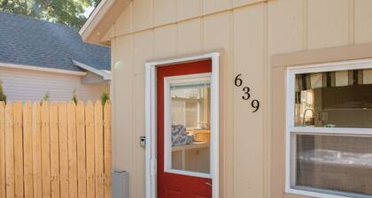 Northern Sky Cottages | 3 Houses | 8BR | 4BA | 2 Hot Tubs | Game Shed & Private Yard