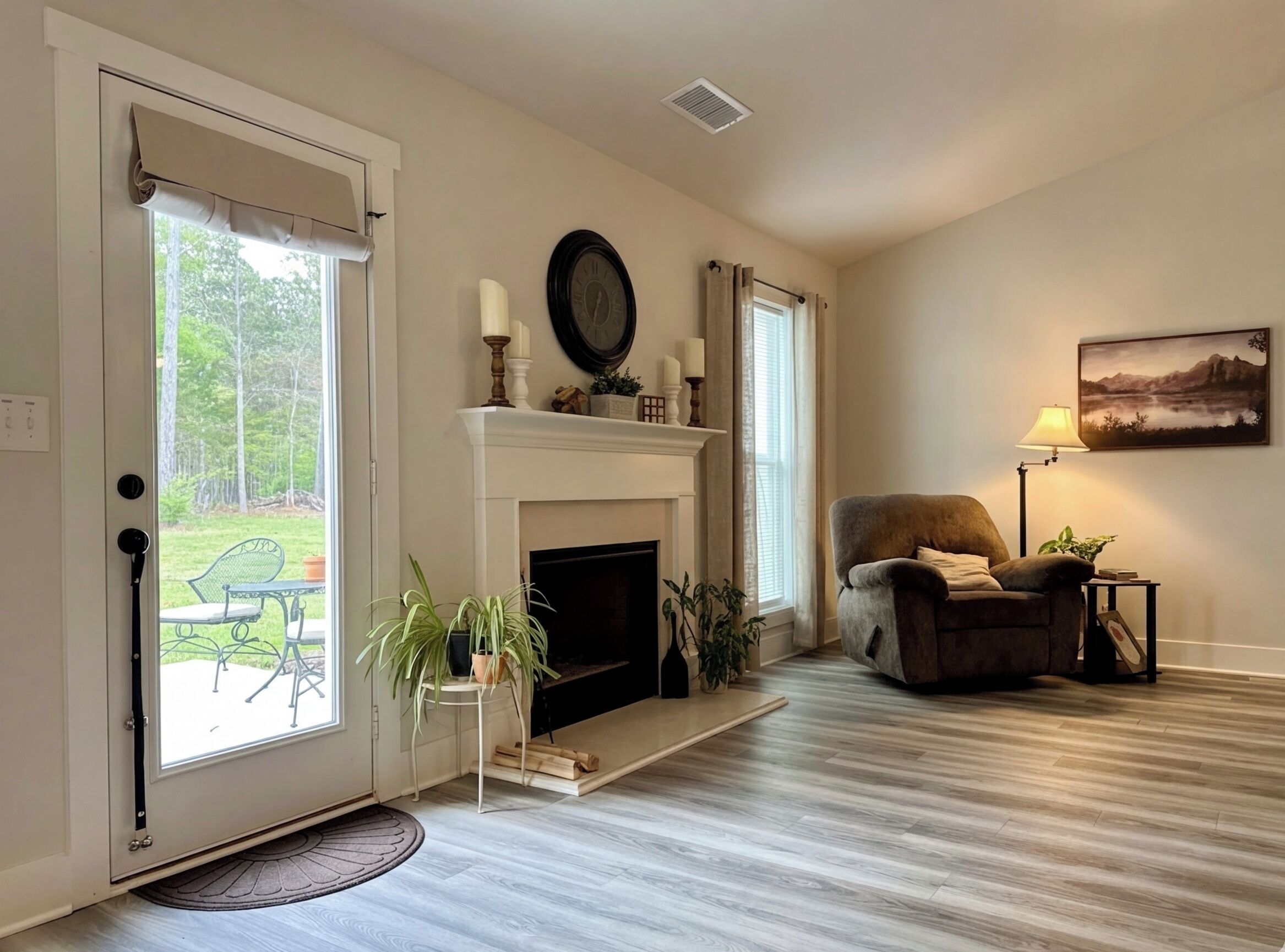 Smart TV, fireplace