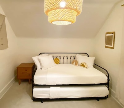 The Guest House: Charming Local Comfort