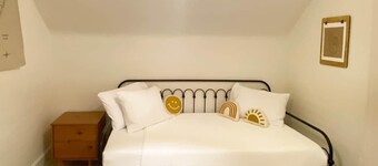 The Guest House: Charming Local Comfort