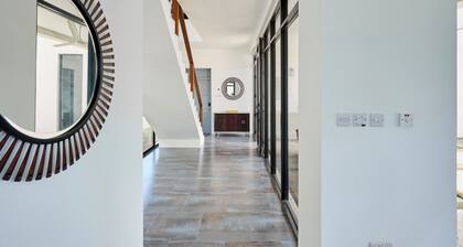 Grenadine Sky - Luxury 4BD Villa with Pool overlooking Caribbean Sea