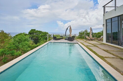 Grenadine Sky - Luxury 4BD Villa with Pool overlooking Caribbean Sea