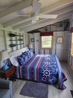 Bed sheets - Great Lakes Tiny House Cozy 1-bedroom cabin in peaceful West Branch with AC (West Branch)