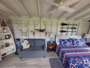 1 bedroom, bed sheets