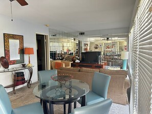 Dining - Ground level condo with a large enclosed patio, steps from the pool (Palm Springs)