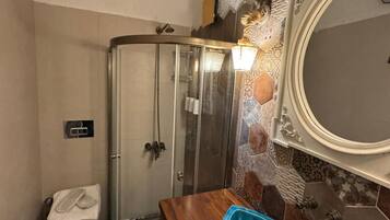 Chambre Supérieure, vue ville | Salle de bain