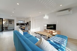 Unclassified image, 3 of 37, button - The Family Townhouse with Bunk Beds and Air-Con (Auckland East)