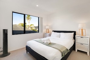 Unclassified image, 2 of 37, button - The Family Townhouse with Bunk Beds and Air-Con (Auckland East)