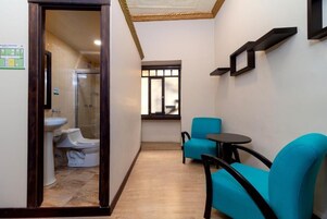 Ducha, artículos de tocador gratuitos, secador de pelo, jabón