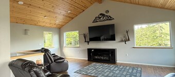 Scenic Eyak Lake View Home w/ Private Hot Tub