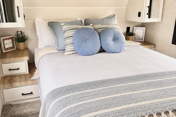1 chambre, accès au Wi-Fi (inclus), literie fournie