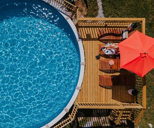 Waterfront + Pool + Kayaks + Fire pit + Game Room