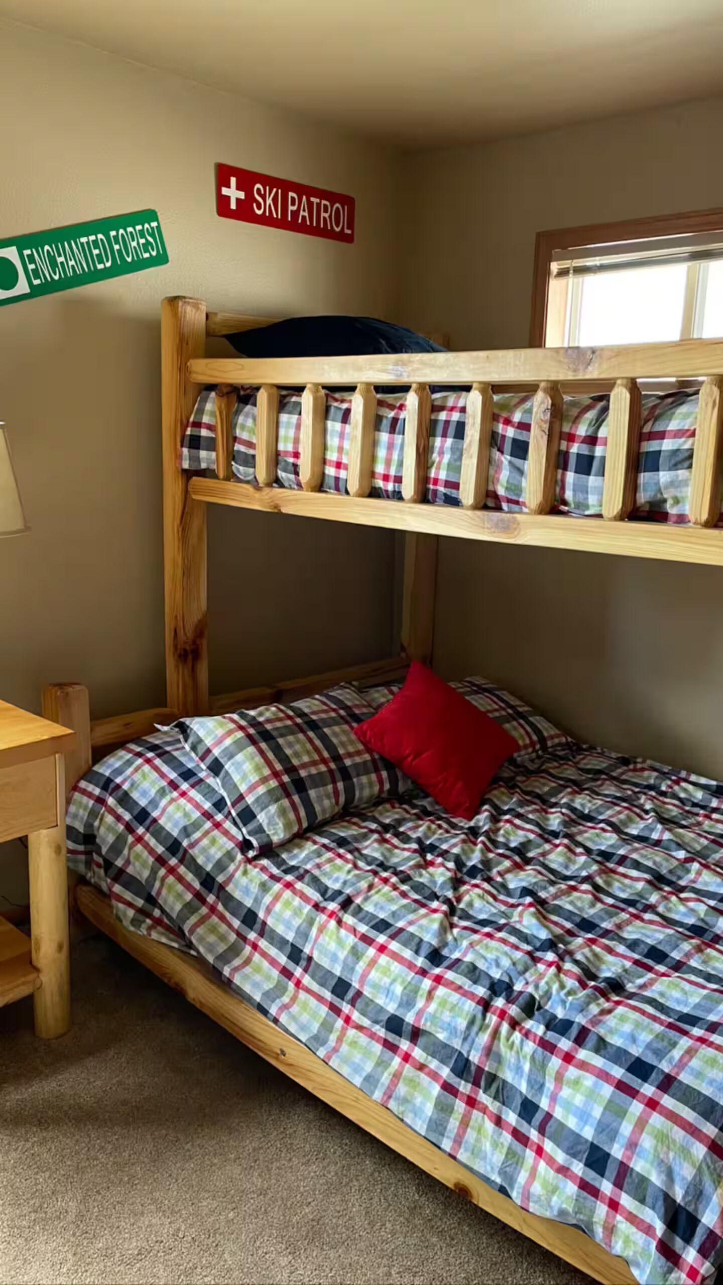 3 habitaciones, tabla de planchar con plancha y wifi gratis 