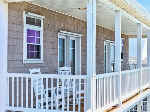 Spacious 7-bedroom Beach House in fantastic Ocean Isle Beach w/ Private Pool&AC