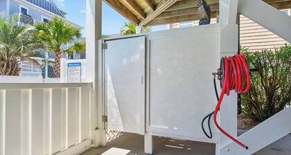 Spacious 7-bedroom Beach House in fantastic Ocean Isle Beach w/ Private Pool&AC