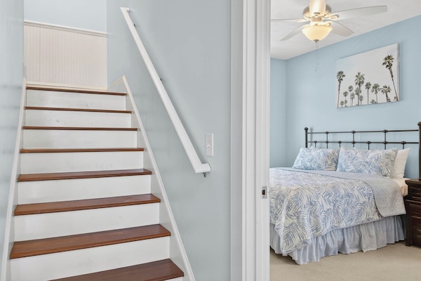 7 habitaciones, tabla de planchar con plancha, wifi y ropa de cama