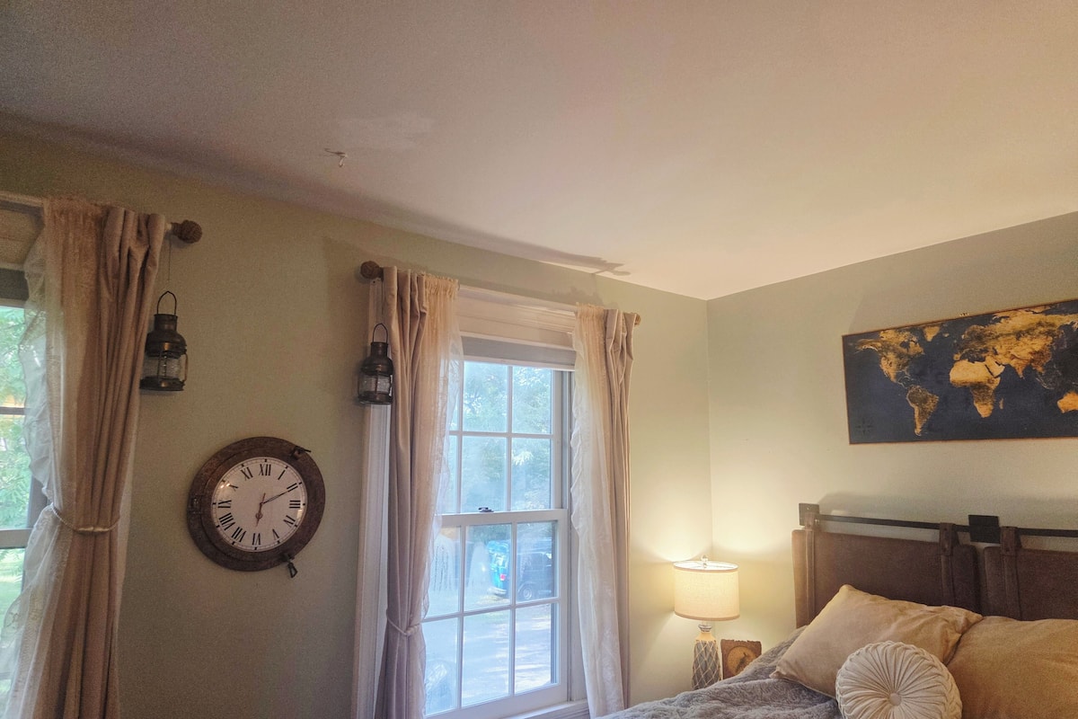Habitación Prestigio, vista al patio | Espacio para trabajar con laptop y wifi gratis