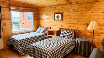 3 bedrooms, WiFi (free), bed sheets