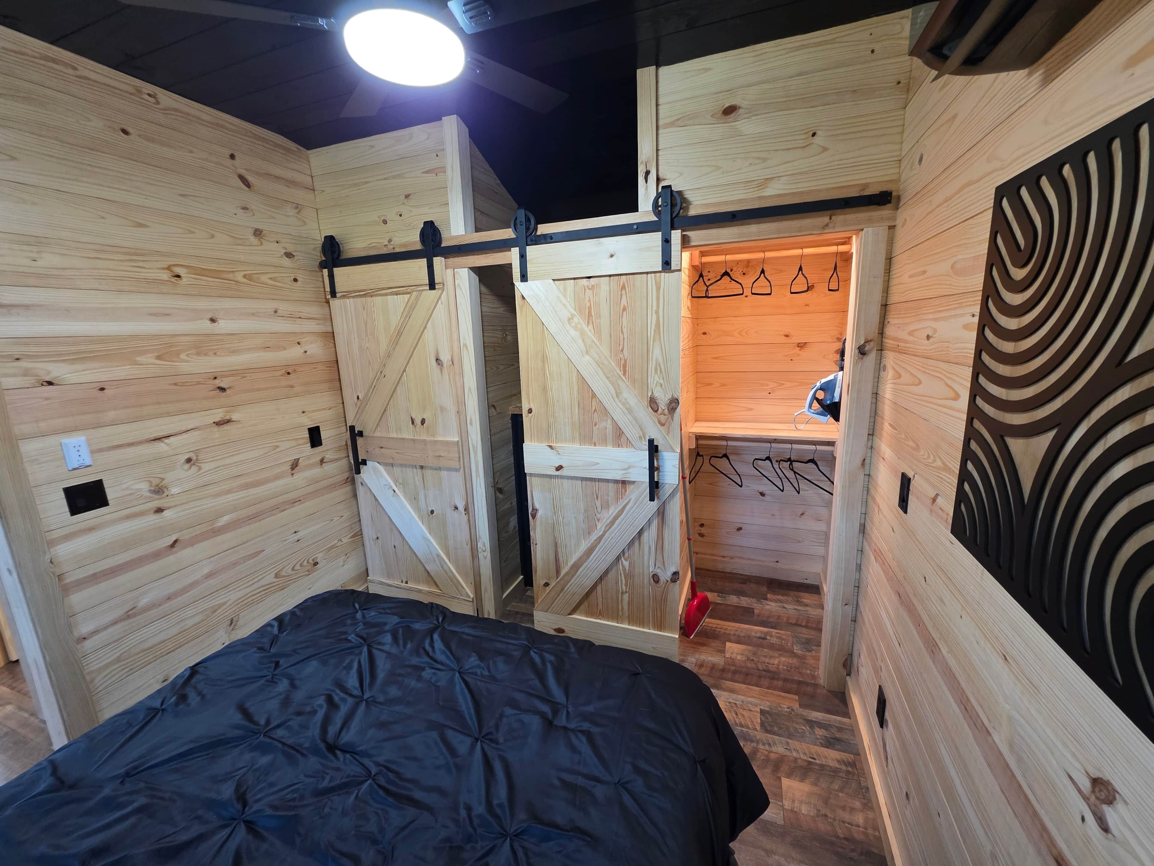 1 quarto, ferros/tábuas de passar roupa, Wi-Fi, roupa de cama